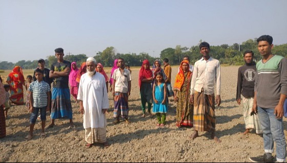 জমি দখল করতে না পেরে  মিথ্যা মামলা দায়ের