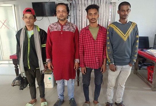 সরাইলে ২ মাদক কারবারি ও ৪ ডাকাত গ্রেপ্তার, মালামাল উদ্ধার