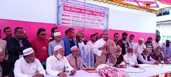 কাপাসিয়ায় অসহায় শ্রমিকদের মাঝে আর্থিক সহায়তা