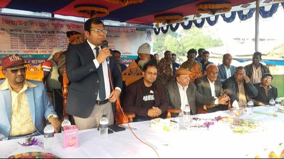 দৌলতপুরে ফুটবল টুর্নামেন্টের উদ্বোধন