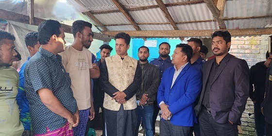 দেবহাটায় চিংড়িতে পুশ করায় ১লক্ষ টাকা জরিমানা