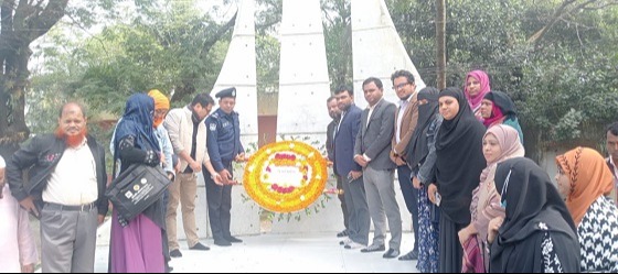 গজারিয়ায় বুদ্ধিজীবি দিবস উপলক্ষে পুষ্পস্তবক অর্পণ