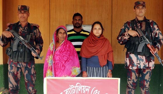 মহেশপুর সীমান্তে তিন ভারতীয় আটক