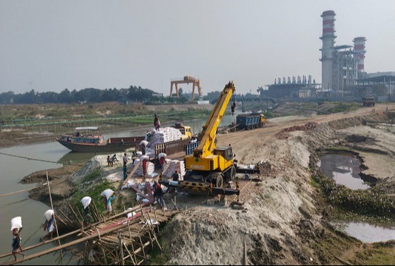 মেঘনার তীর দখল করে বিএনপি নেতার জেটি নির্মাণ