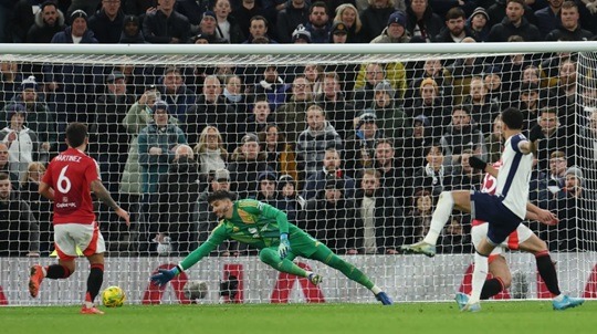 ম্যানইউকে হারিয়ে সেমির টিকেট পেলো টটেনহ্যাম