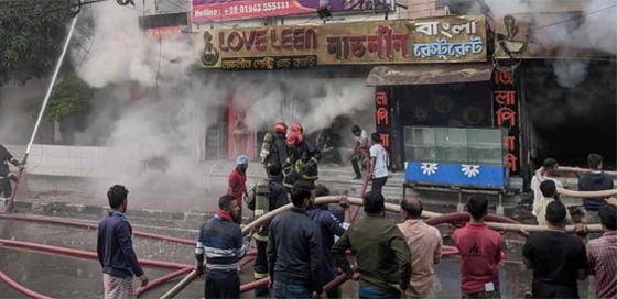 রাজধানীতে রেস্টুরেন্টে আগুন: নিয়ন্ত্রণে ফায়ার সার্ভিস, উদ্ধার ৭