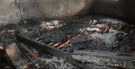 আগুনে পুড়লো ৬ঘর: পুড়লো শিশুকন্যা আলিজা!