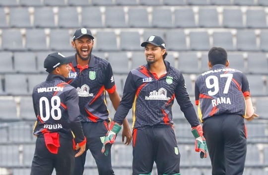 চট্টগ্রাম বিভাগকে হারিয়ে কোয়ালিফায়ারে খুলনা