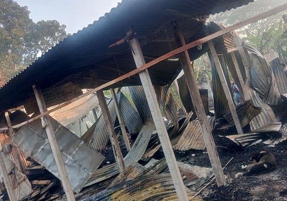 কটিয়াদীতে ফার্নিচার দোকানে আগুণ