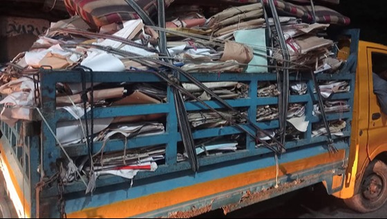 সচিবালয়ের কাগজ ভেবে বরিশালে দুটি ট্রাক আটক