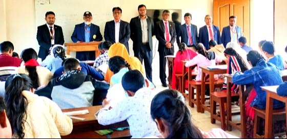 পাকুন্দিয়া আসিয়া বারি আদর্শ বিদ্যালয়ে ভর্তি পরীক্ষা