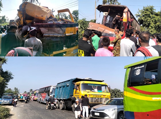 বরিশালে দুইটি পরিবহন ও লরির ত্রিমূখী সংঘর্ষ