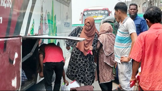 জীবিকার তাগিদে ফিরছে মানুষ, ভোগান্তিহীন যাত্রায় স্বস্তি