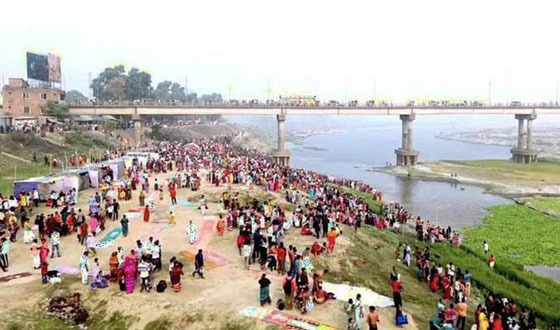 শেরপুরে ব্রহ্মপুত্র নদে অষ্টমী স্নানোৎসব অনুষ্ঠিত