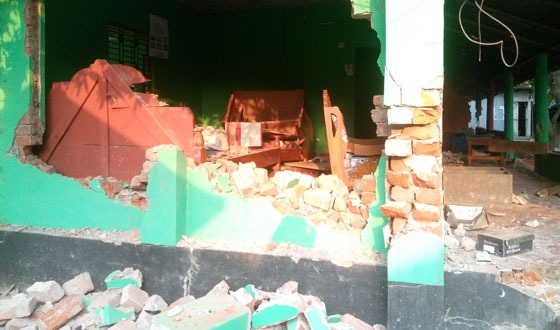 দিঘলিয়া ও  কালিয়ায় সশস্ত্র সন্ত্রাসীদের পদভারে অশান্ত হয়ে উঠেছে