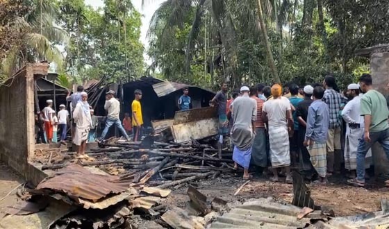 জালালাবাদে আগুনে পুড়েছে ৩ বসতঘর