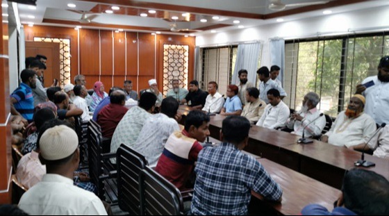 ক্ষেতলালে সরকারি সভাকক্ষ ব্যবহার করে এমপি প্রার্থীর নির্বাচনী প্রচারণা!
