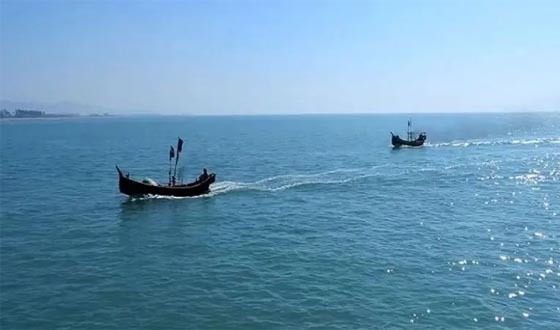 টেকনাফ উপকূল থেকে ট্রলারসহ ১১ জেলেকে অপহরণ করল আরাকান আর্মি