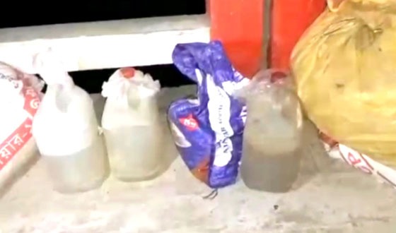 বিরামপুরে চোলাই মদ ও তৈরির কাঁচামাল জব্দ