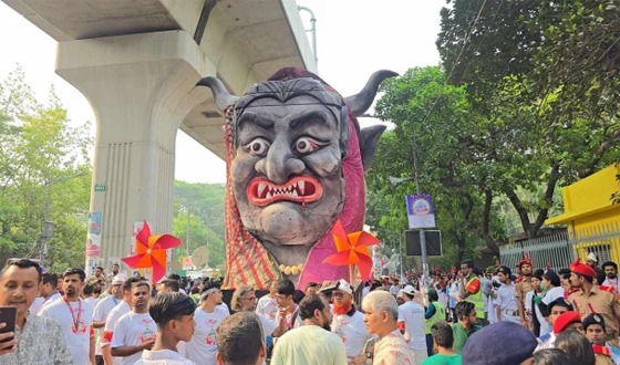 উৎসবে আনন্দে শেষ হলো ‘আনন্দ শোভাযাত্রা’