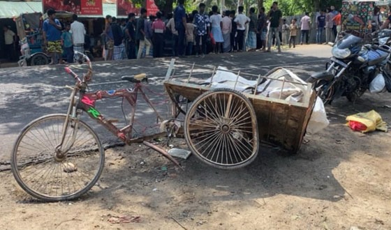 ঈদগাঁওতে সড়ক দূর্ঘটনায় হতাহত ৩