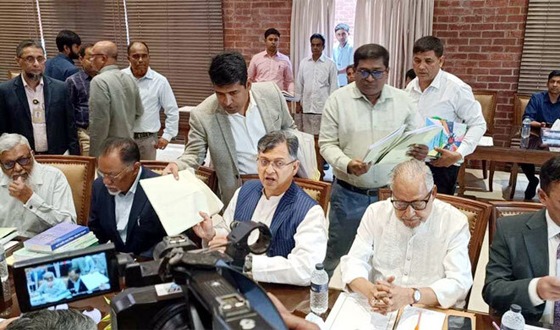 রাষ্ট্র পরিবর্তনের জন্য লড়াই বিশ্বের ইতিহাসে বিরল: নজরুল