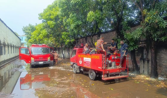 গজারিয়ায় সিকোটেক্স ডাইং এন্ড প্রিন্ট্রিং ফ্যাক্টরিতে আগুন