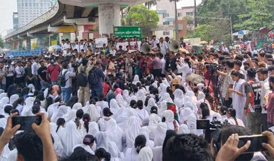 আজ কাফনের কাপড় মাথায় বেঁধে গণমিছিল করবে পলিটেকনিক শিক্ষার্থীরা