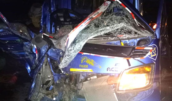 মাধবপুরে ট্রাক ও পিকআপের সংর্ঘষে নিহত ৪