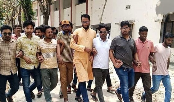 ক্ষেতলালে ছাত্রদল নেতা পারভেজ হত্যার বিচারের দাবিতে বিক্ষোভ সমাবেশ