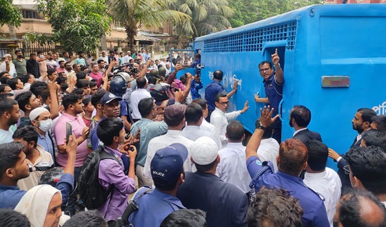 কুমিল্লা বারের সাবেক সভাপতি লিটনসহ ৬ আইনজীবী কারাগারে