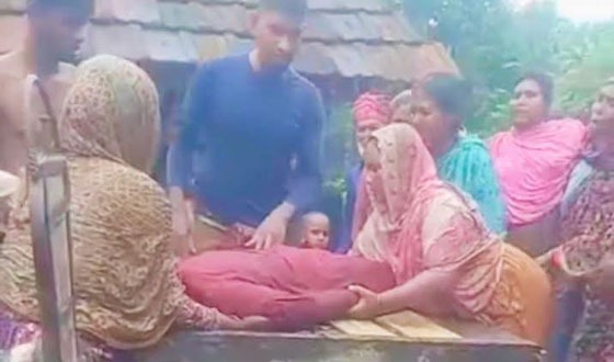 সাতক্ষীরায় বজ্রপাতে নারী শ্রমিক নিহত