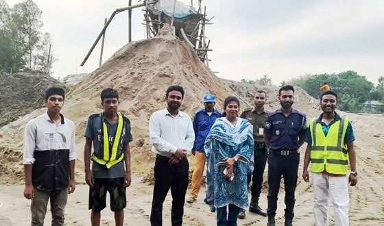 ভোগাই নদীতে অবৈধভাবে বালু উত্তোলনে অভিযান, ১৪ ড্রেজার ধ্বংসভোগাই নদীতে অবৈধভাবে বালু উত্তোলনে অভিযান, ১৪ ড্রেজার ধ্বংস