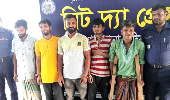 হিলিতে মাদকদ্রব্য টাপেন্টাডল সহ বিভিন্ন মামলায় গ্রেফতার ৫