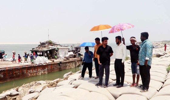 দৌলতপুরে পদ্মার নদীর ভাঙন রোধে নেয়া হচ্ছে ব্যবস্থা, এলাকাবাসির স্বস্তি