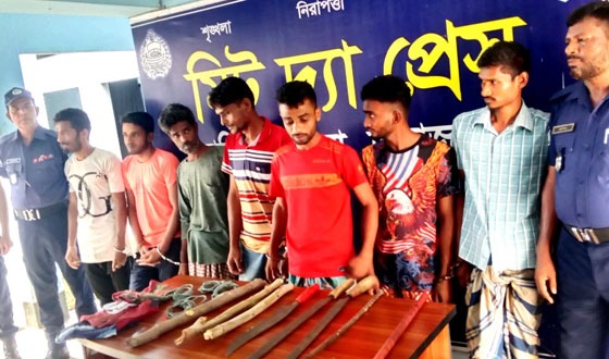 হাকিমপুরে ডাকাতির প্রস্তুতি কালে গ্রেফতার ৭