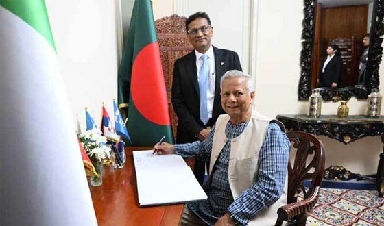 রোমে বাংলাদেশ হাউস পরিদর্শন করলেন প্রধান উপদেষ্টার