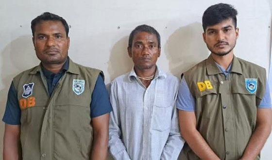 রাজারহাটে বিশ্ব নবীর কটুক্তিকারীকে গ্রেফতার