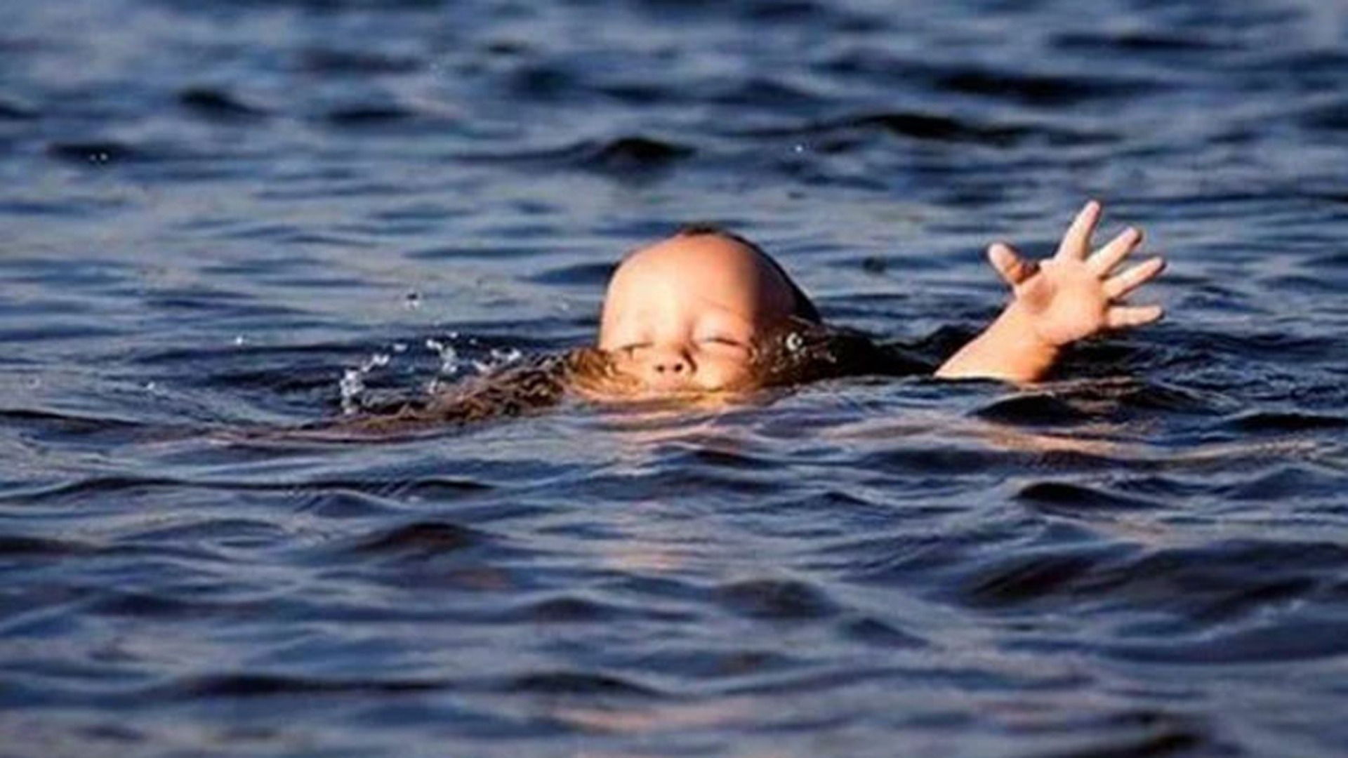 রাজারহাটে পানিতে ডুবে শিশুর মুত্যু