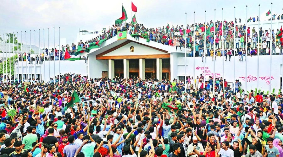 জুলাইয়ের রক্তস্রোতের পর বিজয়ের ৫ আগস্ট আজ: ইতিহাসের বাঁকে এক নতুন সূচনা