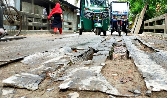 হোমনা-মুরাদনগর সড়কের ১৪ কিলোমিটার বেহাল দশা
