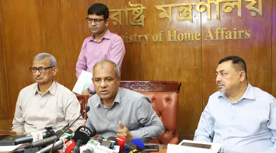 ভোটের আগে এসপি-ওসি বদল হবে লটারিতে, জানালেন স্বরাষ্ট্র উপদেষ্টা