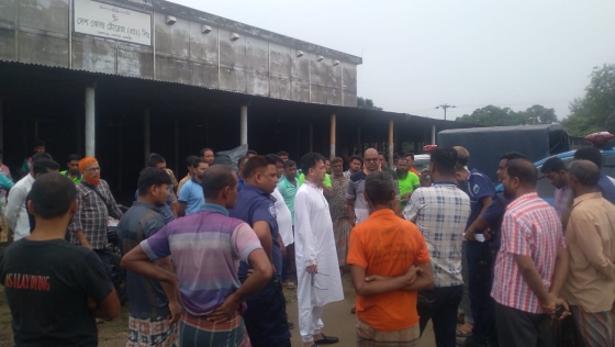 মোহনপুরে গভীর রাতে অস্ত্রের মুখে জিম্মি করে ডাকাতি