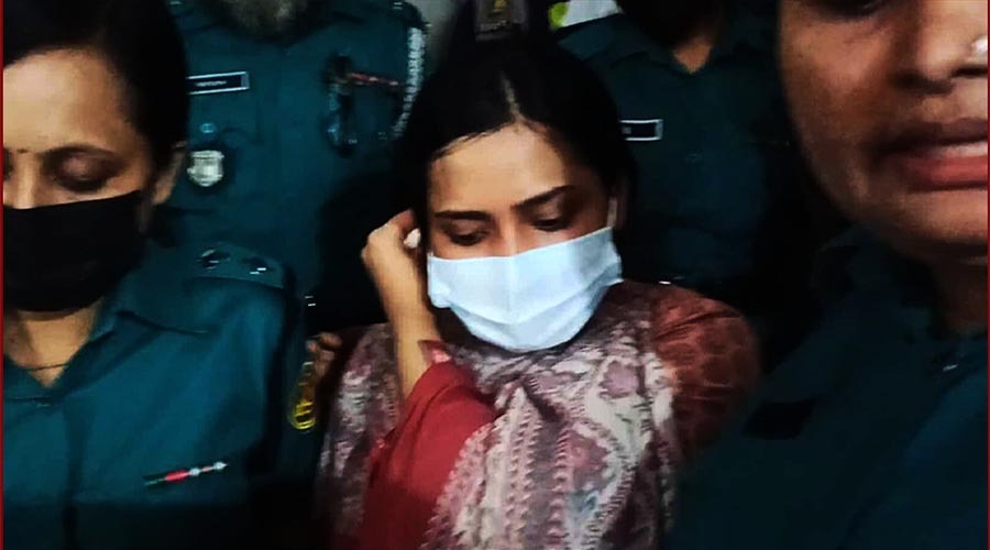 বসুন্ধরার গোপন বৈঠক : মেজর সাদিকের স্ত্রী সুমাইয়া জাফরিন ৫ দিনের রিমান্ডে