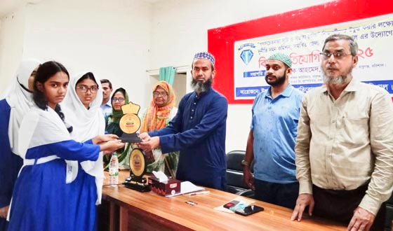 বাবুগঞ্জে দুর্নীতি বিরোধী বিতর্ক প্রতিযোগিতা