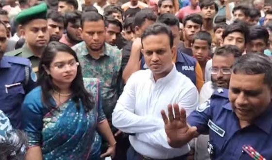 গজারিয়ায় গাড়ির ধাক্কায় দেয়াল ধসে শিশু নিহত, আহত ১