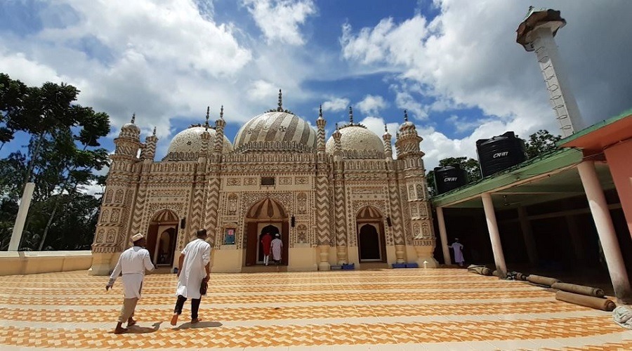 নামাজের জন্য আগেভাগে মসজিদে গেলে পাওয়া যায় পুরস্কার