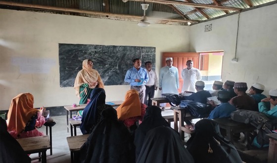 রাজারহাটে বজ্রপাতে ক্ষতিগ্রস্থ মাদরাসা পরিদর্শন করলেন ইউএনও