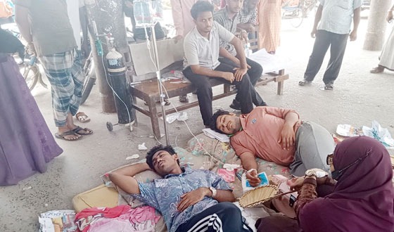 স্বাস্থ্যখাত সংস্কারের দাবিতে বরিশালে ব্লকেড কর্মসূচী অব্যাহত