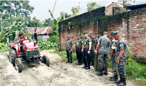 নীলফামারীতে খাল ভরাটকরণ কার্যক্রম পরিদর্শণে আনসার কমান্ড্যান্ট